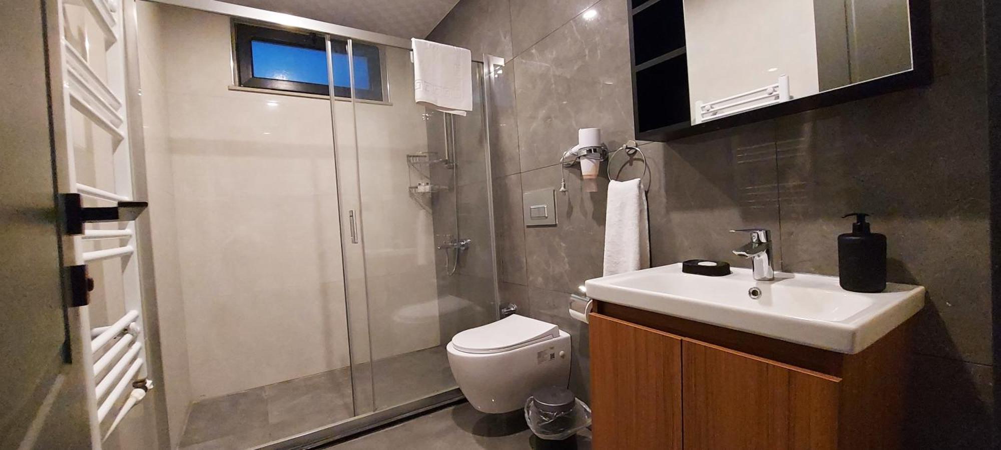 Apartment New Flat&large Living Space 2-3 Near By Lara