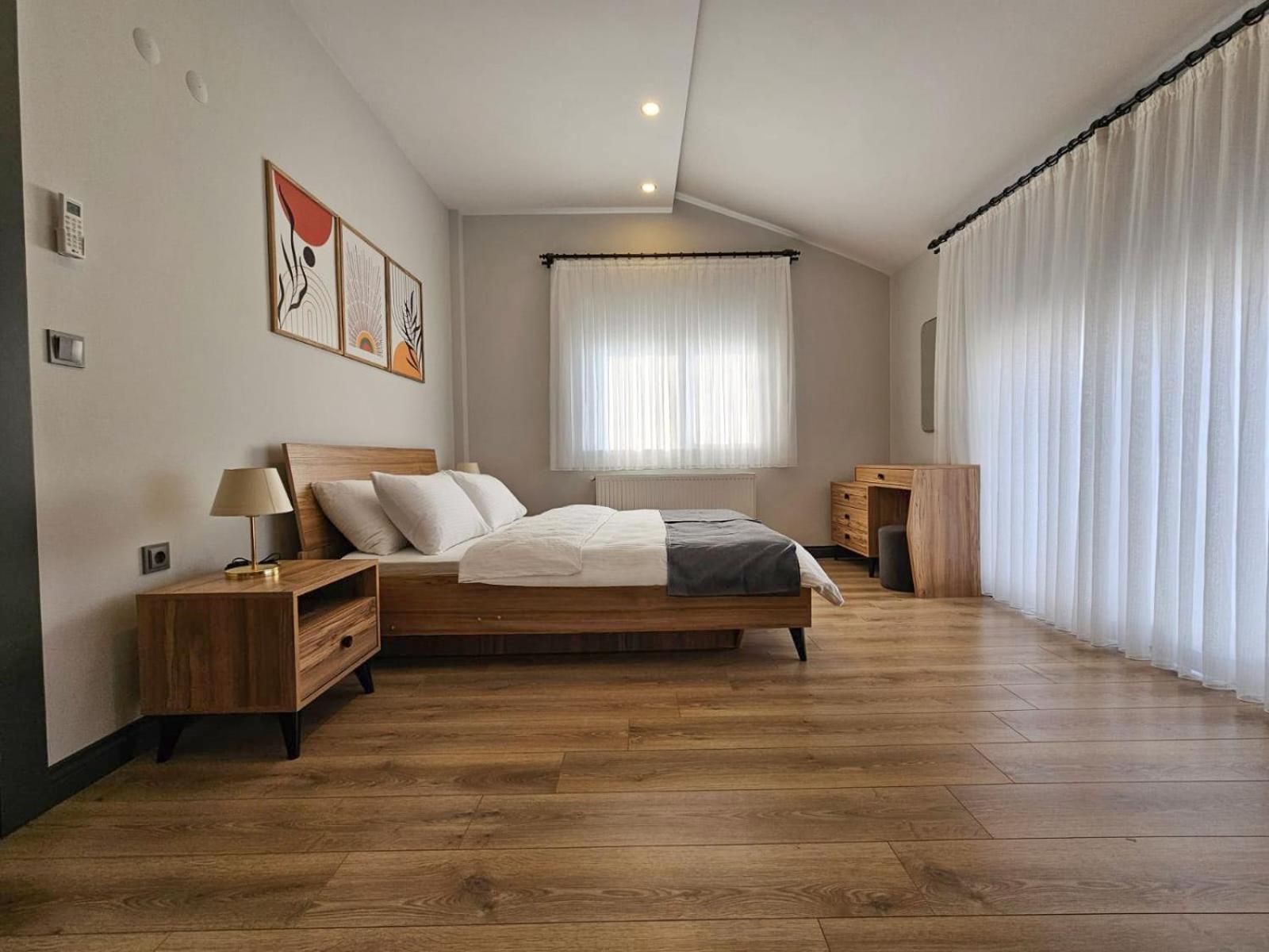 New Flat&large Living Space 2-3 Near By Lara Apartment